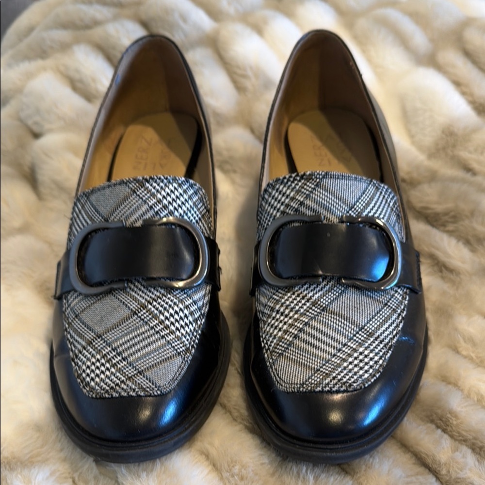 Black and Gray Women's Naturalizer Loafers